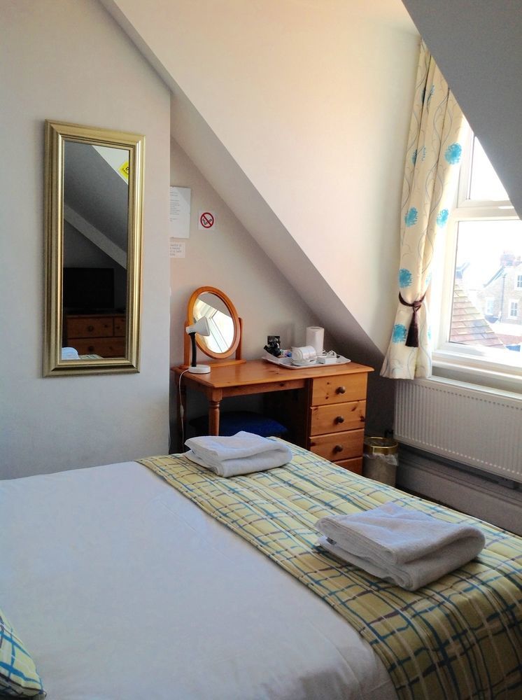 By The Sea Bed And Breakfast WTA-toernooi van WTA-toernooi van Eastbourne Buitenkant foto
