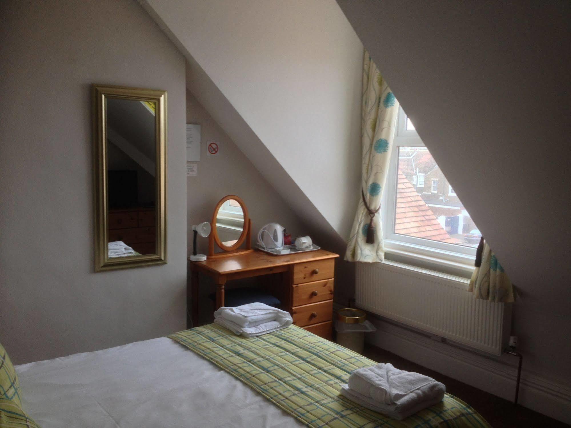 By The Sea Bed And Breakfast WTA-toernooi van WTA-toernooi van Eastbourne Buitenkant foto