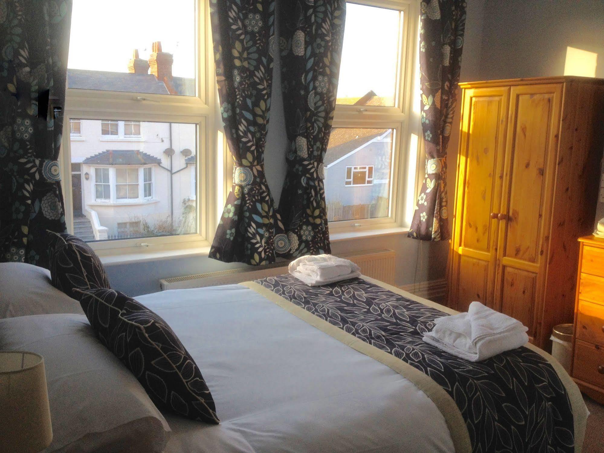By The Sea Bed And Breakfast WTA-toernooi van WTA-toernooi van Eastbourne Buitenkant foto
